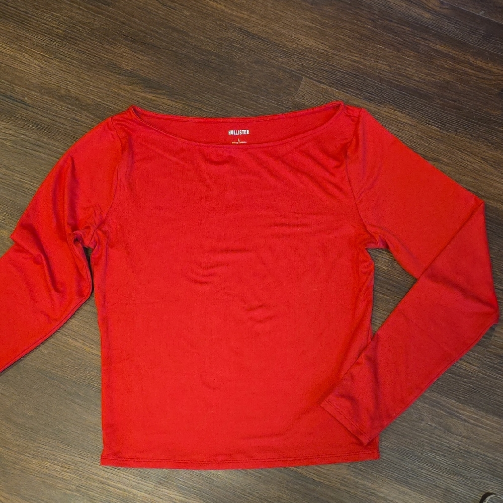 Hollister Women's Red Long Sleeve Tee